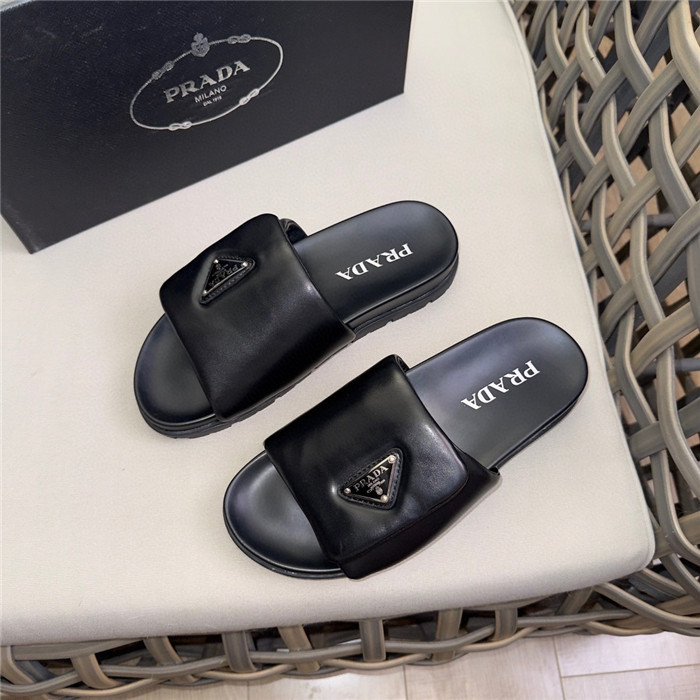 Pra*a sandals