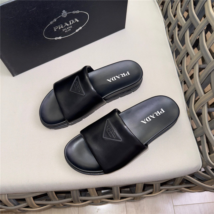 Pra*a sandals
