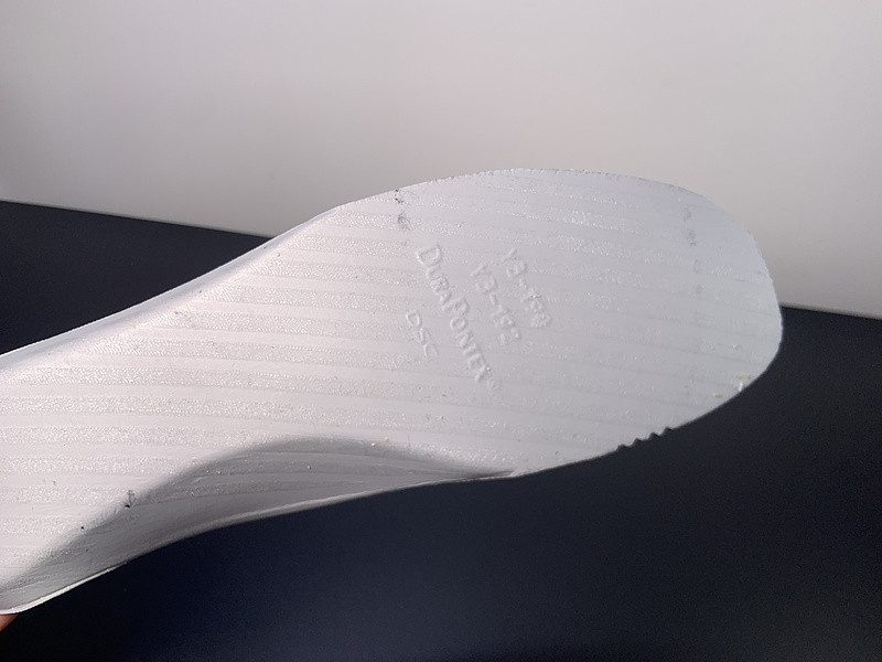 AIR JORDAN 17 LOW “LIGHTNING” FJ0395-100