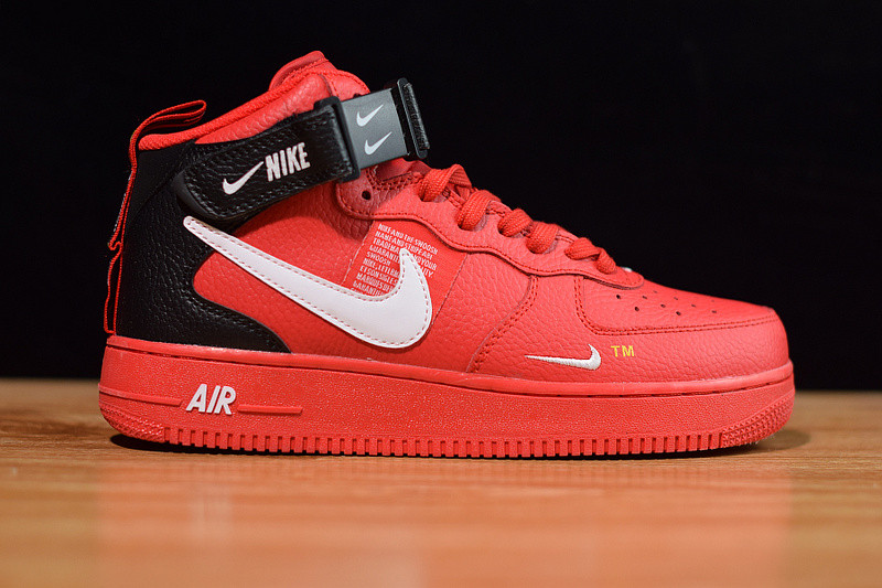 NIKE AIR FORCE 1 MID