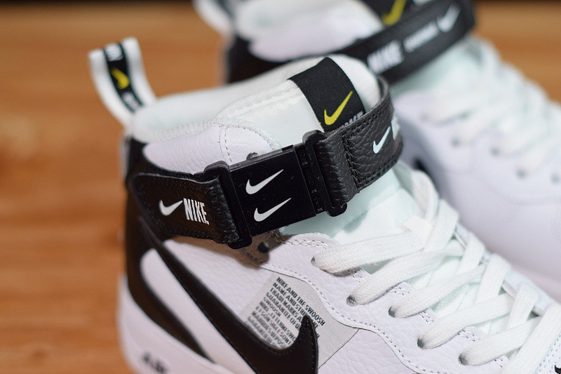 NIKE AIR FORCE 1 MID