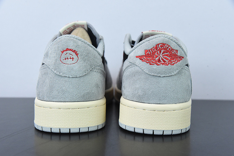 Travis Scott x Air Jordan 1 Low OG DM7866-010