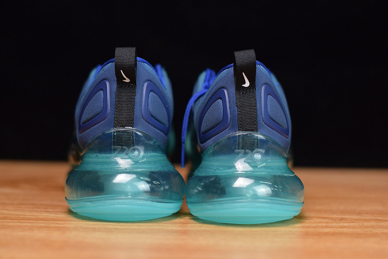 NIKE AIR MAX 720