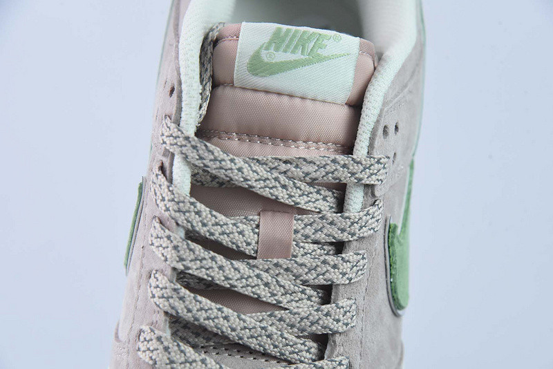 Otomo Katsuhiro x Nike SB Dunk Low ST1391-207