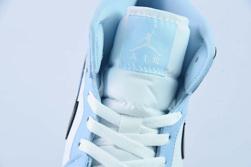 Air Jordan 1 Mid “Ice Blue” 555112-401