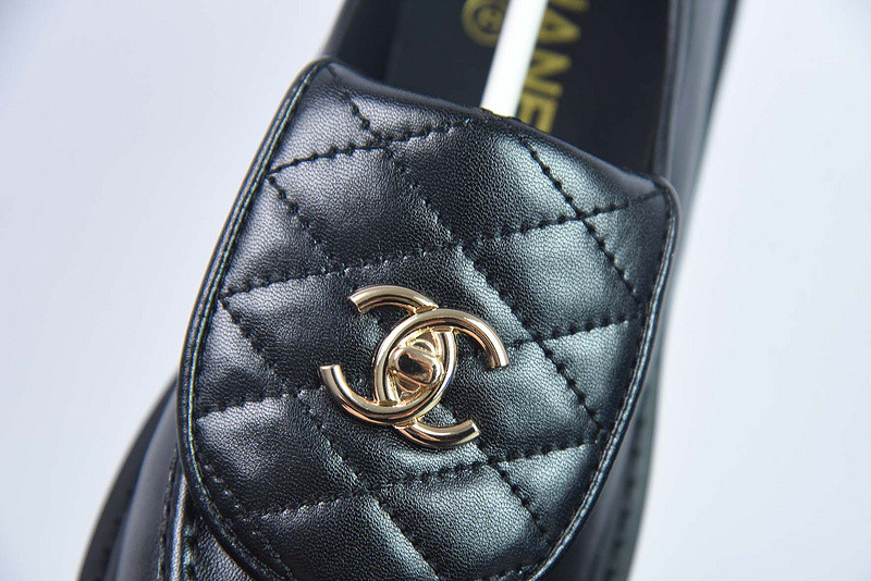 Chanel Sneaker