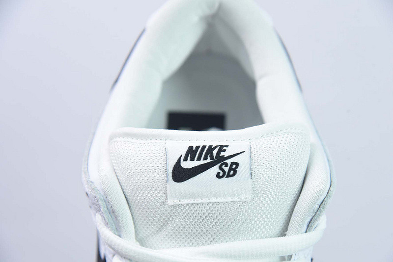 Nike SB Dunk Low White Gum CD2563-101