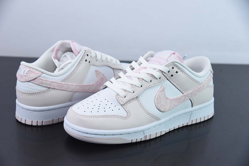 Nike WMNS DUNK LOW