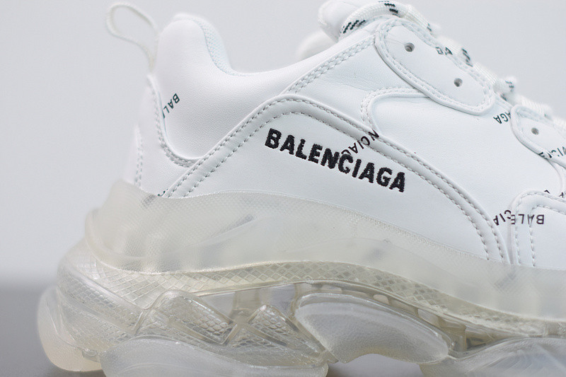 BC TRIPLE S TRAINER  524039 W09E1 2021