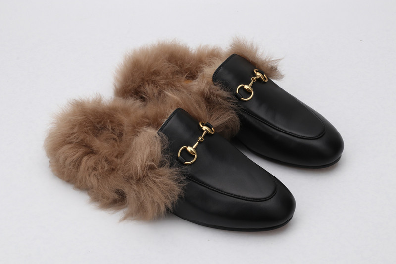 G*u*i sneaker