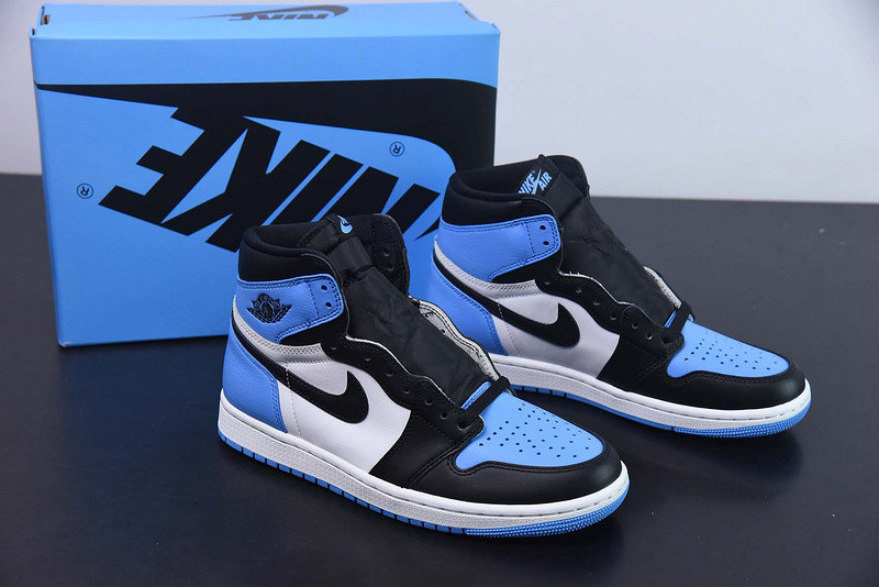 AIR JORDAN 1 HIGH OG “UNIVERSITY BLUE” DZ5485-400