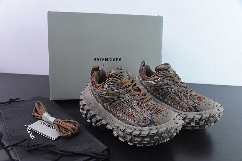 BC DEFENDER RUBBER PLATFORM SNEAKERS