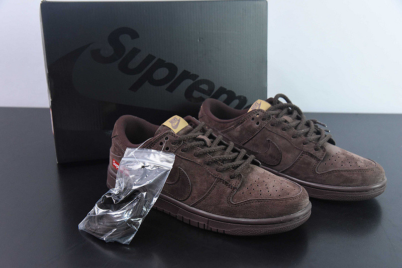 AUPRM x Nike SB Dunk Low FC1688-120