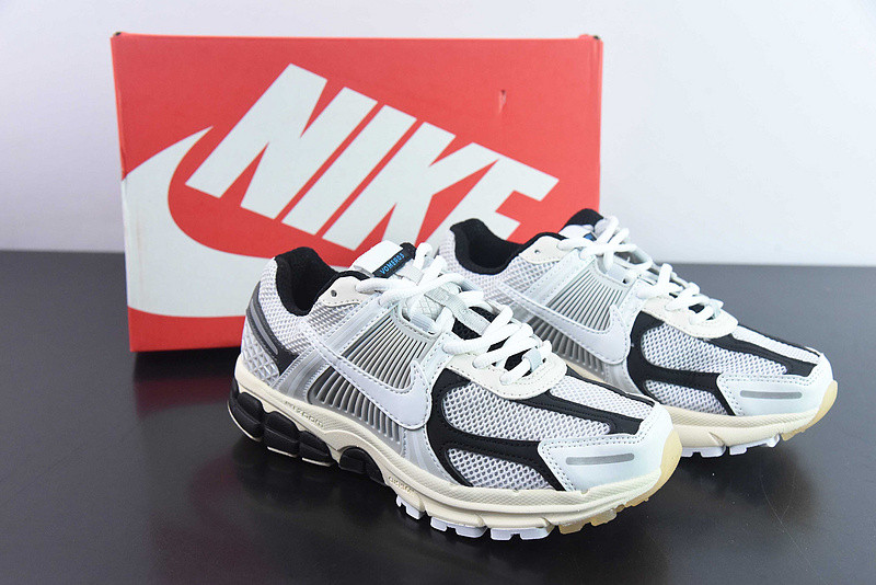 Nike Air Zoom Vomero 5