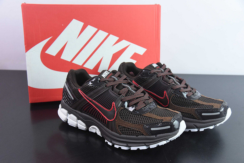 Nike Air Zoom Vomero 5