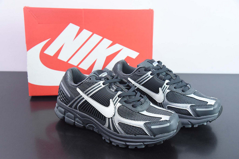 Nike Air Zoom Vomero 5