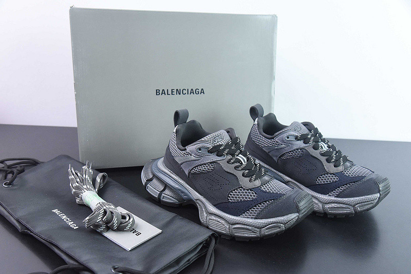 BC XL Sneakers