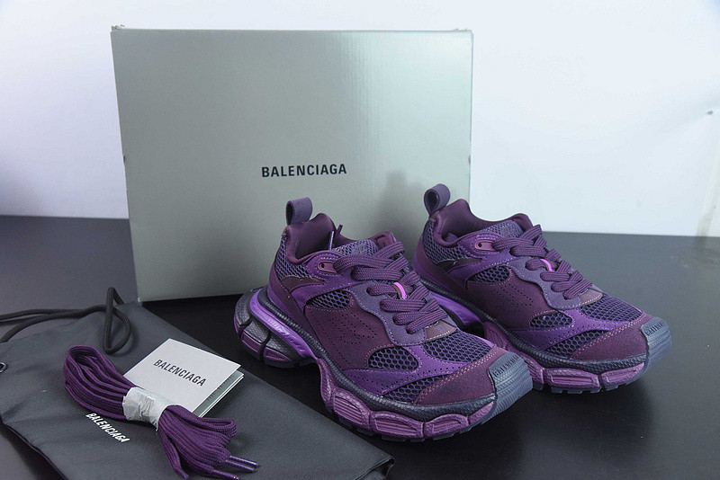 BC XL Sneakers