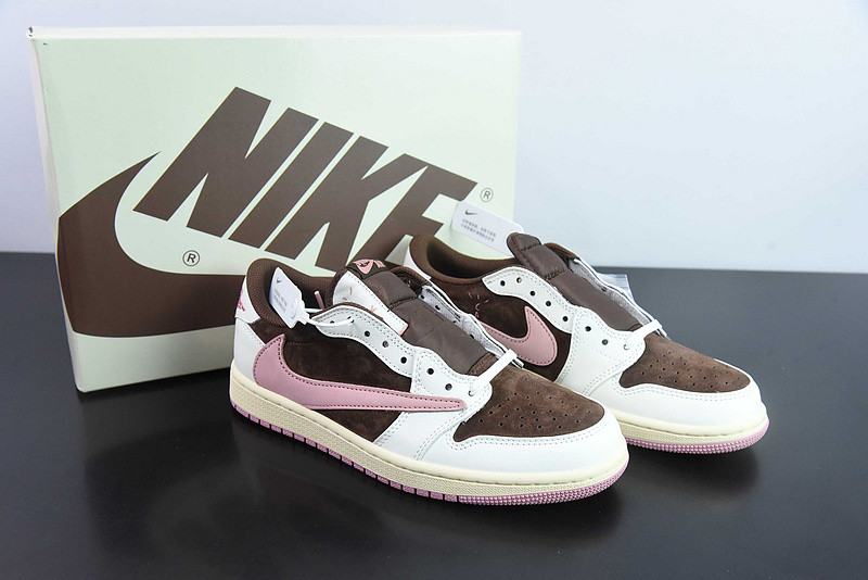 TRAVIS SCOTT X AIR JORDAN 1 LOW OG “DARK PONY/PINK OXFORD” DZ4137-206