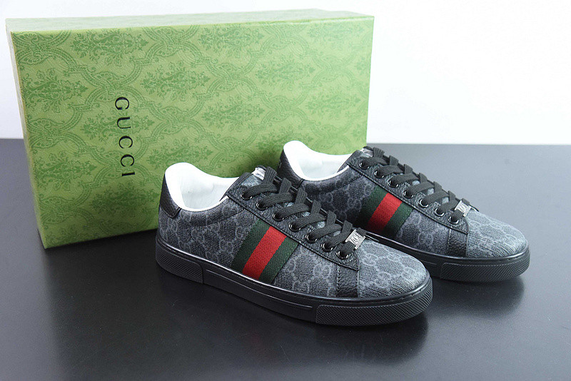 G*u*i sneaker