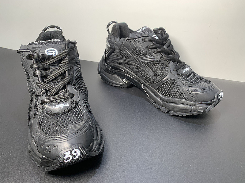 Ba*len*cia*ga runner sneaker