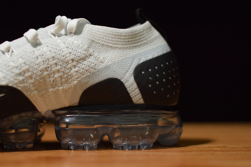 NIKE AIR VAPORMAX 2 WHITE BLACK 942842-103