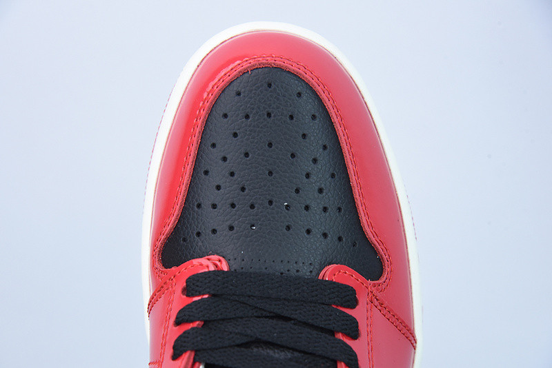 AIR JORDAN 1 HIGH ZOOM AIR CMFT PATENT CHICAGO CT0979-610