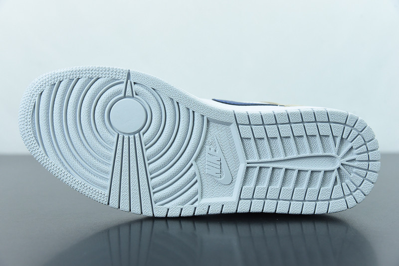 AIR JORDAN 1 MID DO6726-100