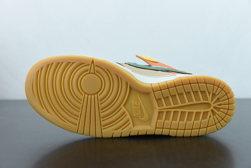 NIKE SB DUNK LOW SCRAP