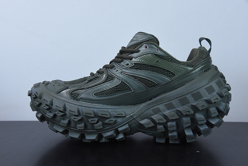 BC DEFENDER RUBBER PLATFORM SNEAKERS