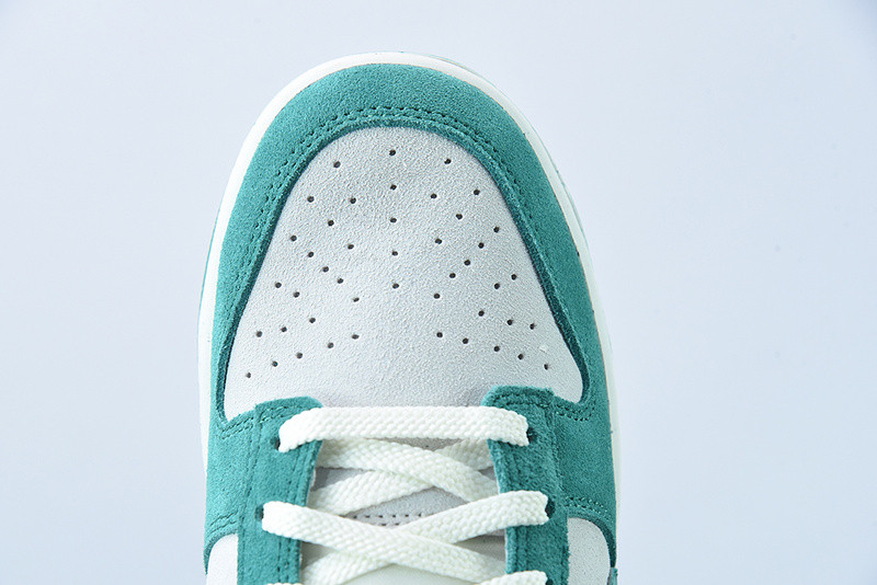 Nike Dunk Low SE 85 Neptune Green (W) DO9457-101