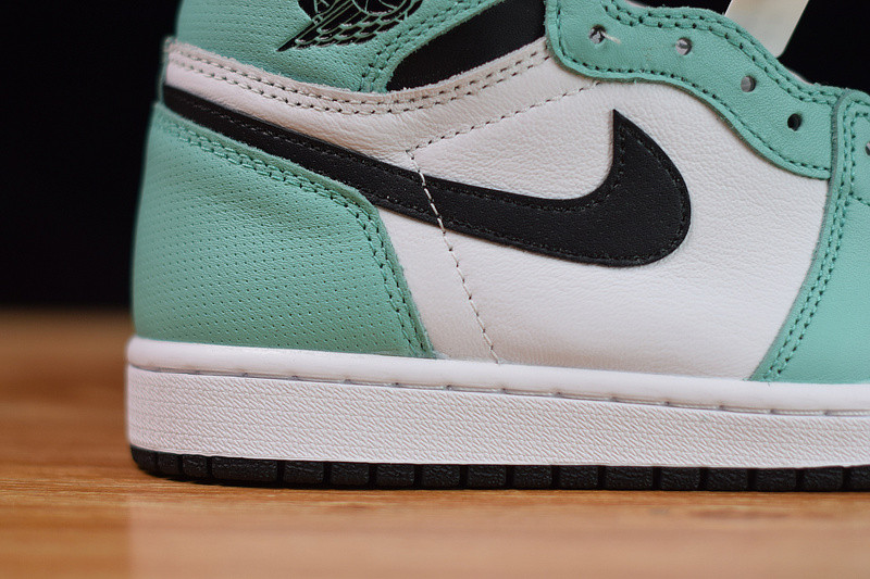 AIR JORDAN 1 RETRO HIGH OG 555441-889