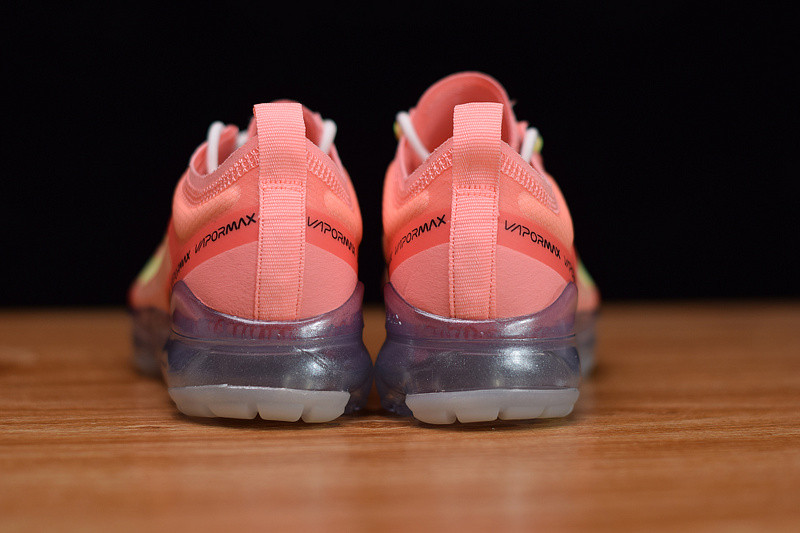 AIR VAPORMAX 2019 ARRIVES IN “PINK TINT” AR6632-602