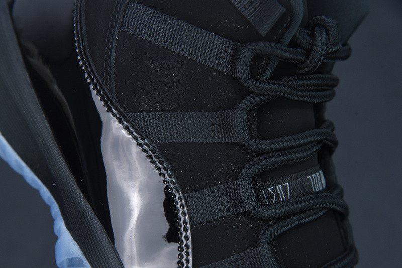 AIR JORDAN 11 RETRO 