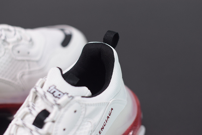BC TRIPLE S TRAINER  0825 W09O1
