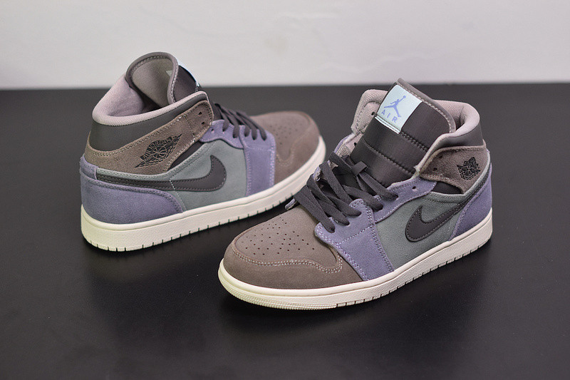 AIR JORDAN 1 MID 852542-203