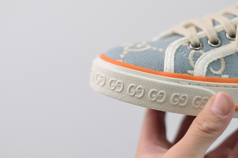 G*u*i ace embroidered low-top sneaker