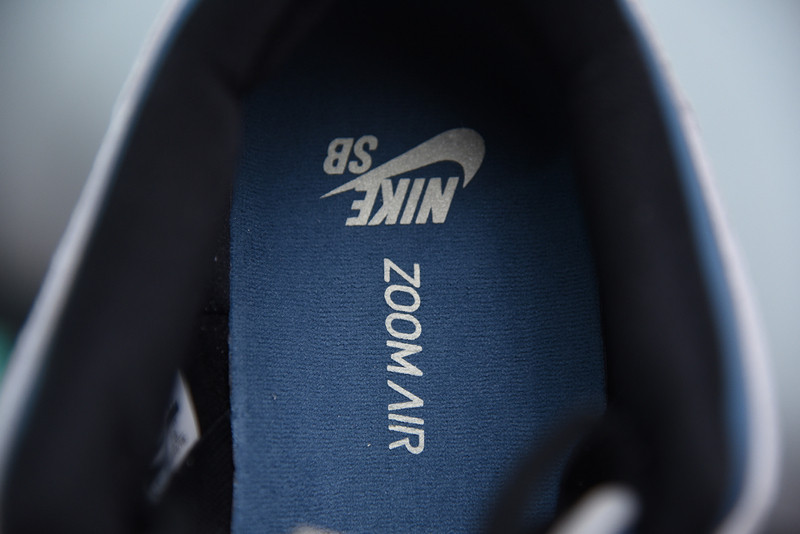 NIKE SB DUNK LOW LIGHT CREAM THUNDERSTORM BQ6817-200