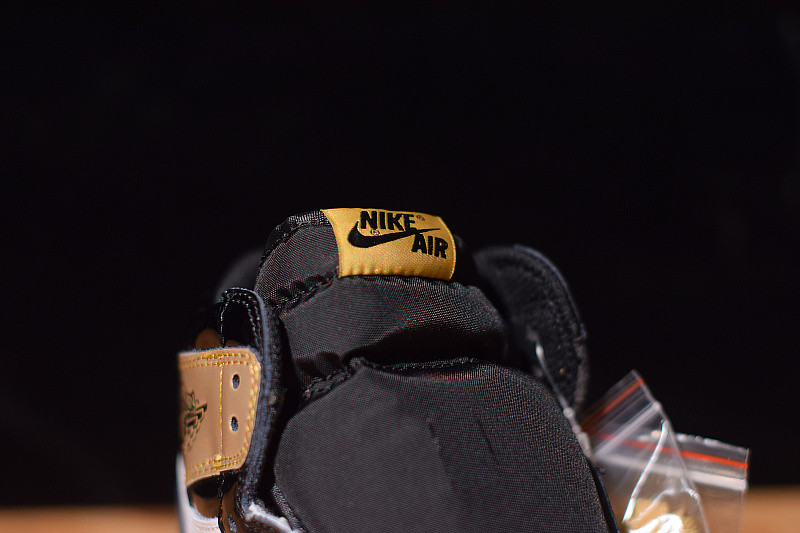 AIR JORDAN 1 RETRO HIGH OG NRG GOLD TOP 3 861428-001