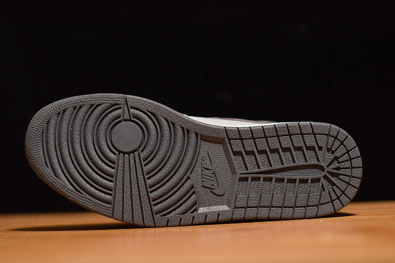 AIR JORDAN 1 RETRO HIGH PREMIUM 