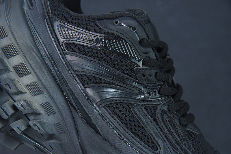 BC DEFENDER RUBBER PLATFORM SNEAKERS