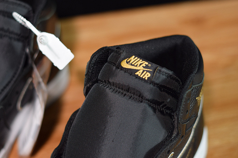 AIR JORDAN 1 RETRO HIGH CITY OF FLIGHT 555088-031