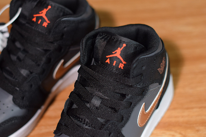 AIR JORDAN 1 RETRO HIGH GS 705300-006