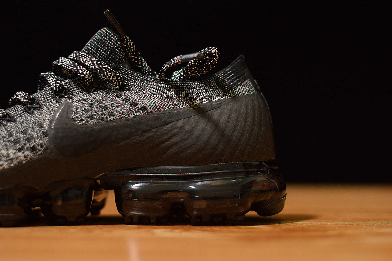 NIKE AIR VAPORMAX 