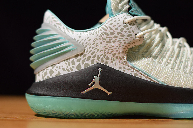 AIR JORDAN 32 LOW PF AH3347-101