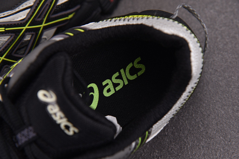 ASICS Gel‑Kahana 8 Grey/Black 1011B109‑026