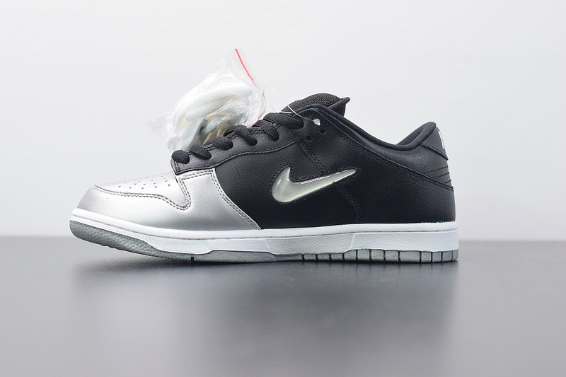NIKE SB DUNK LOW Supreme JEWELSWH SILVER CK3480-001