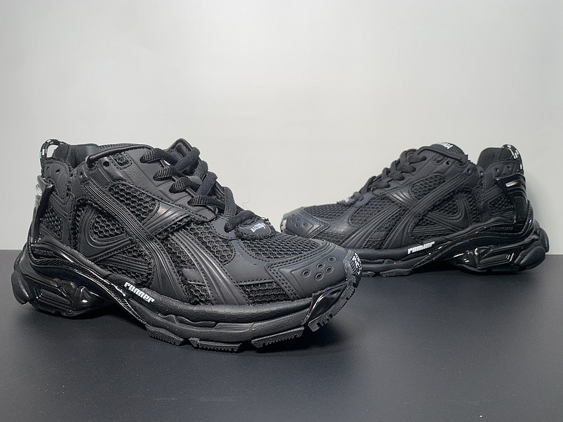 Ba*len*cia*ga runner sneaker