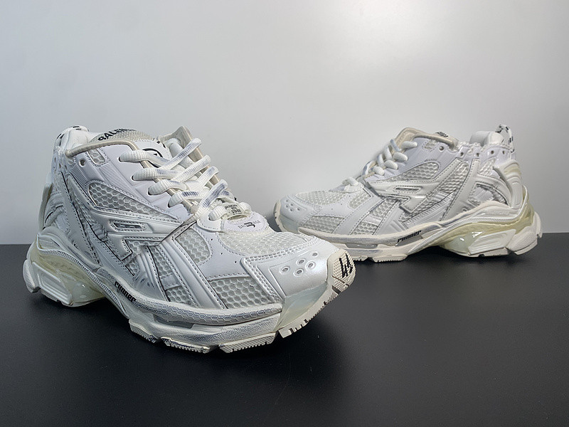 Ba*len*cia*ga runner sneaker