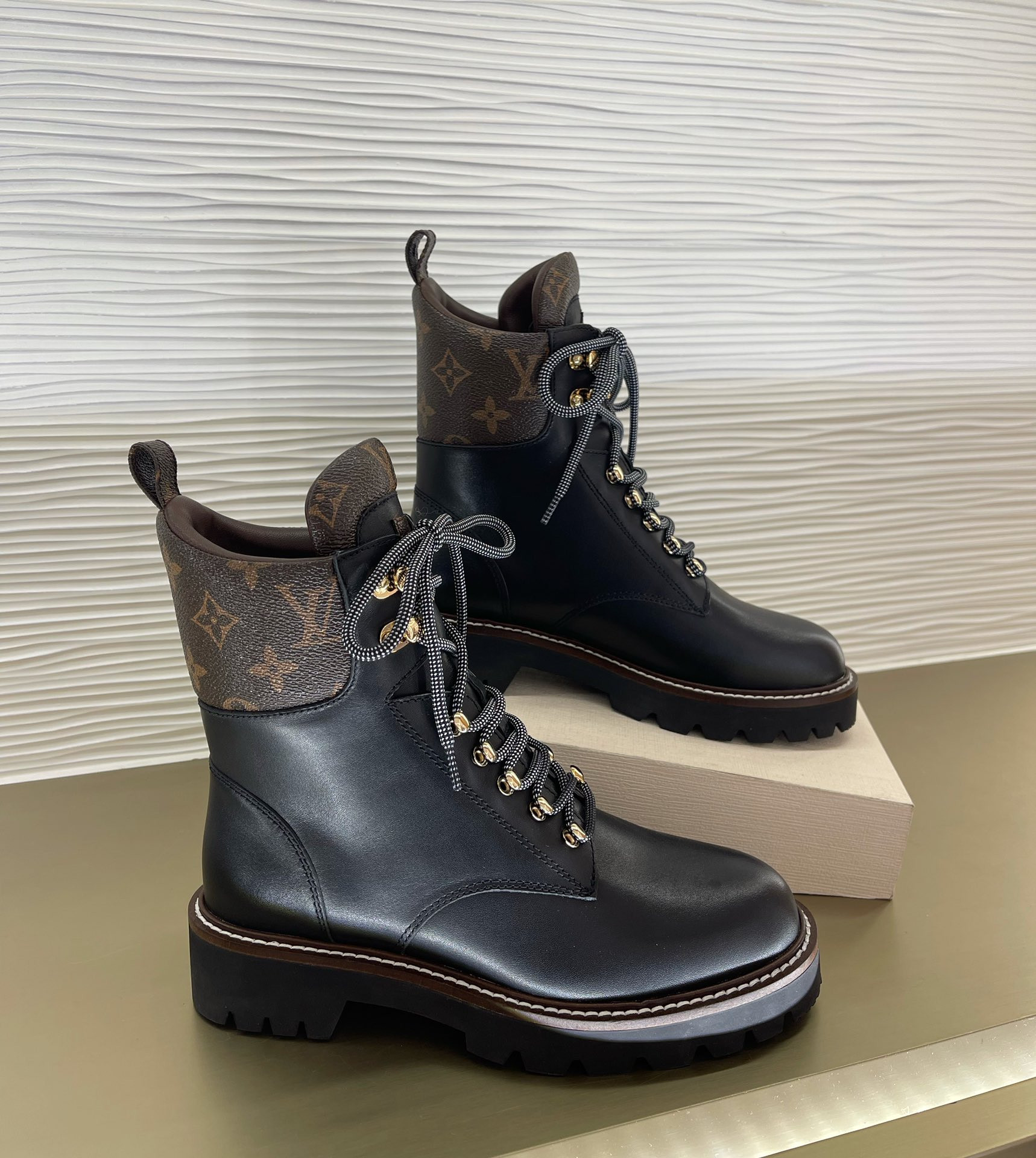 LVT BOOTS